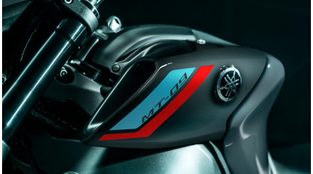 YAMAHA MT-09
