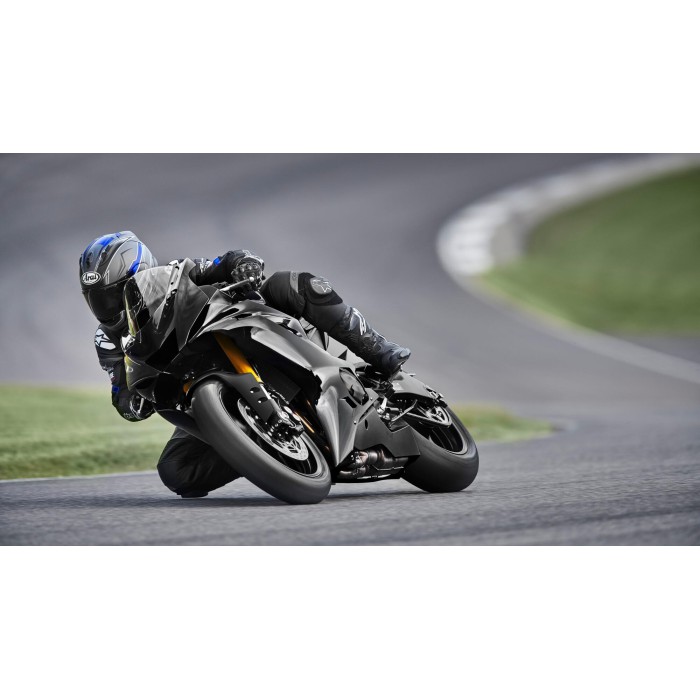R6 RACE