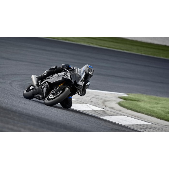 R6 RACE