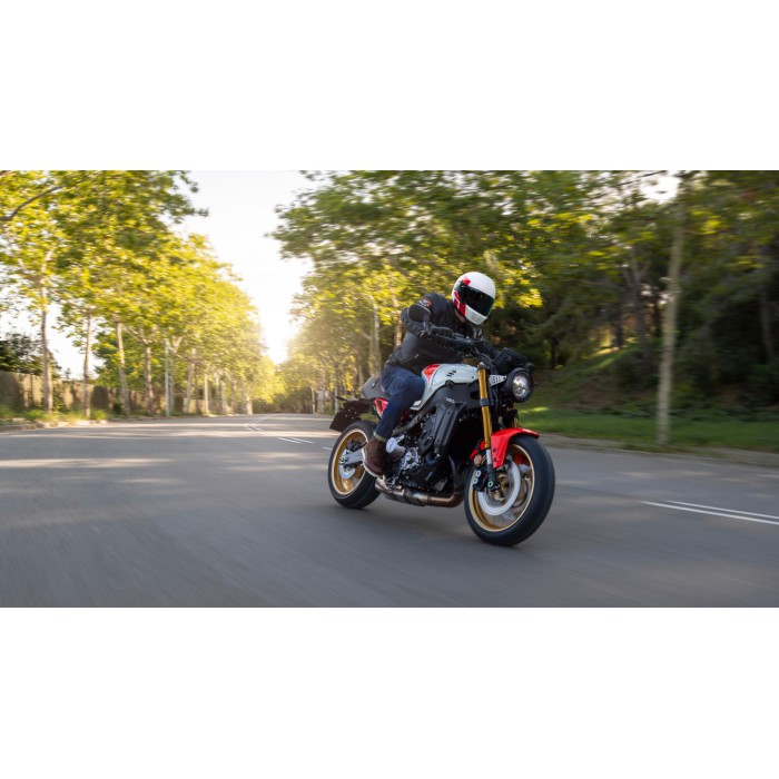 XSR900