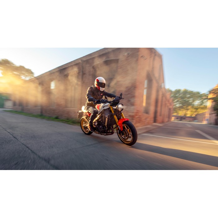 XSR900