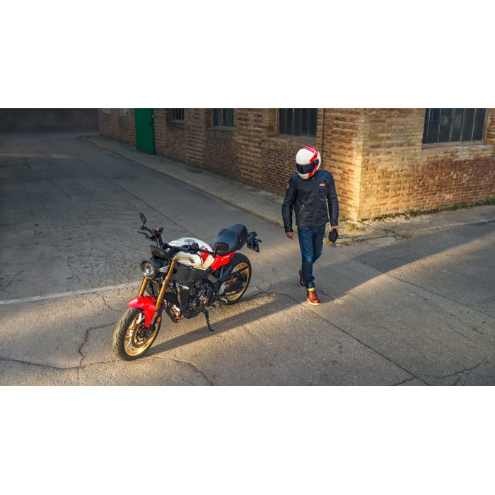 XSR900