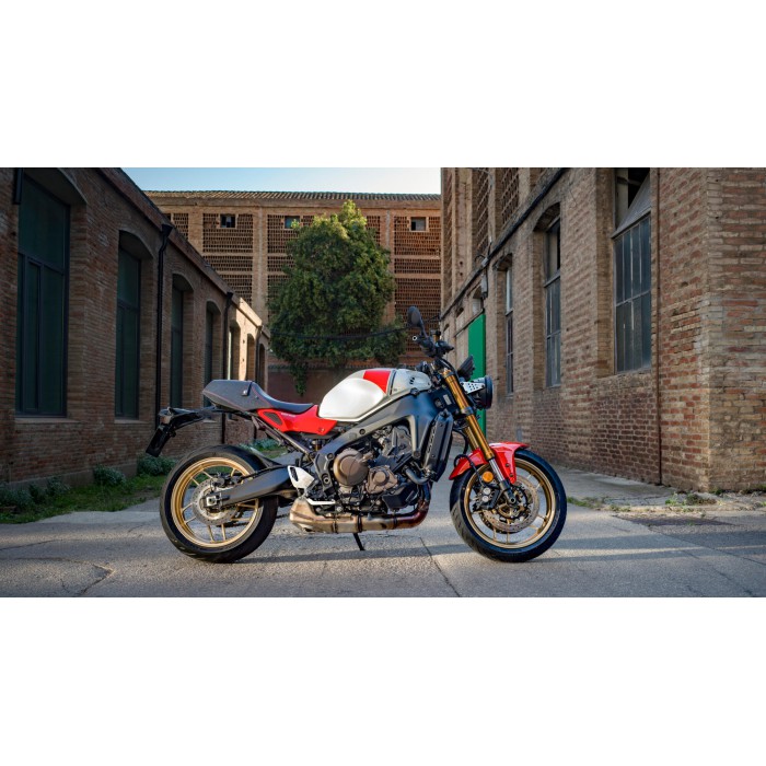 XSR900