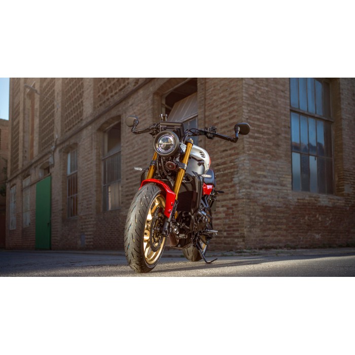 XSR900