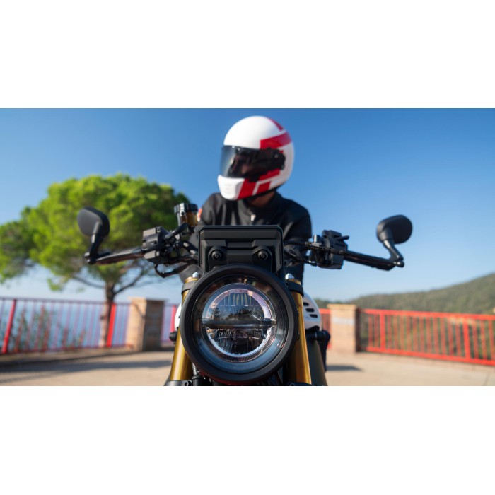 XSR900