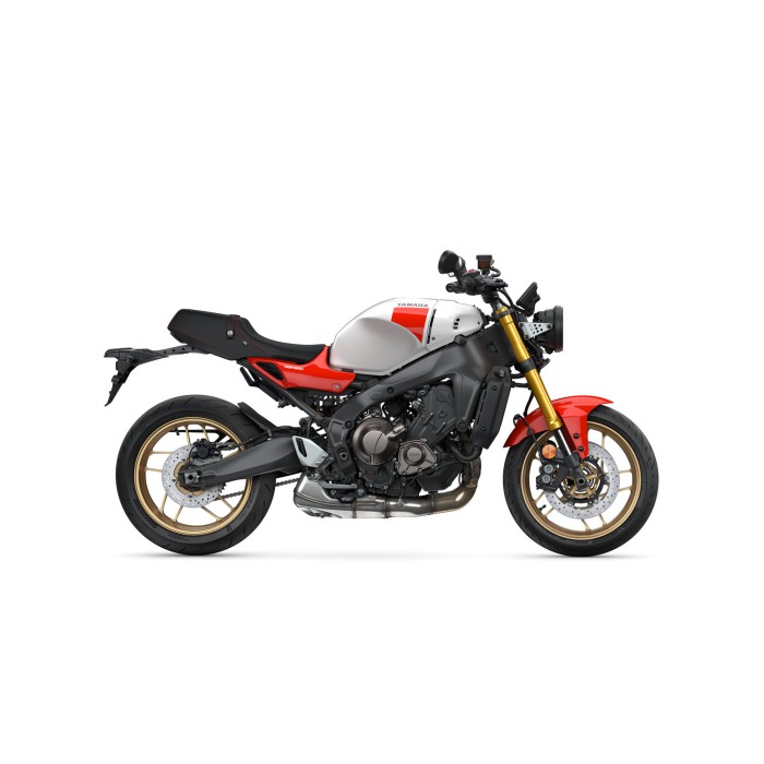 XSR900