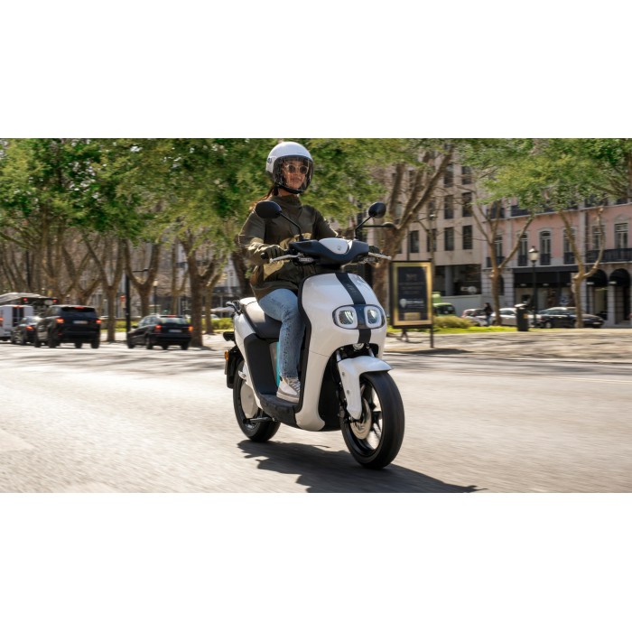 YAMAHA NEO'S