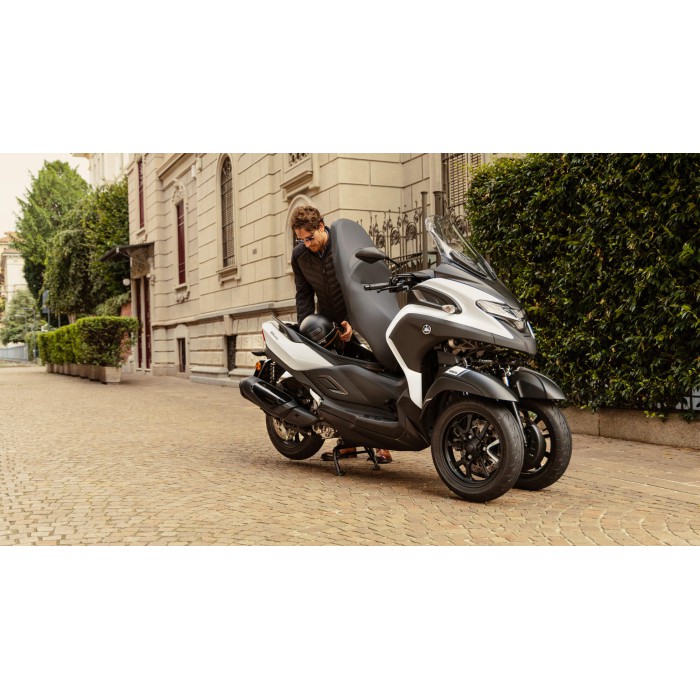 YAMAHA TRICITY 300
