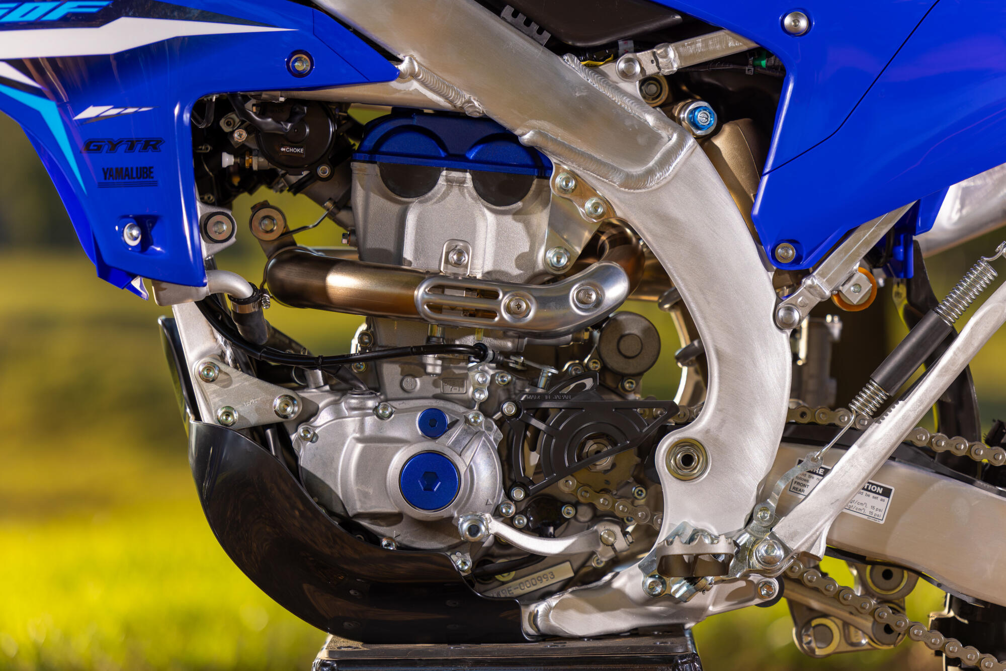 Потужний двигун як у моделі YZ250F