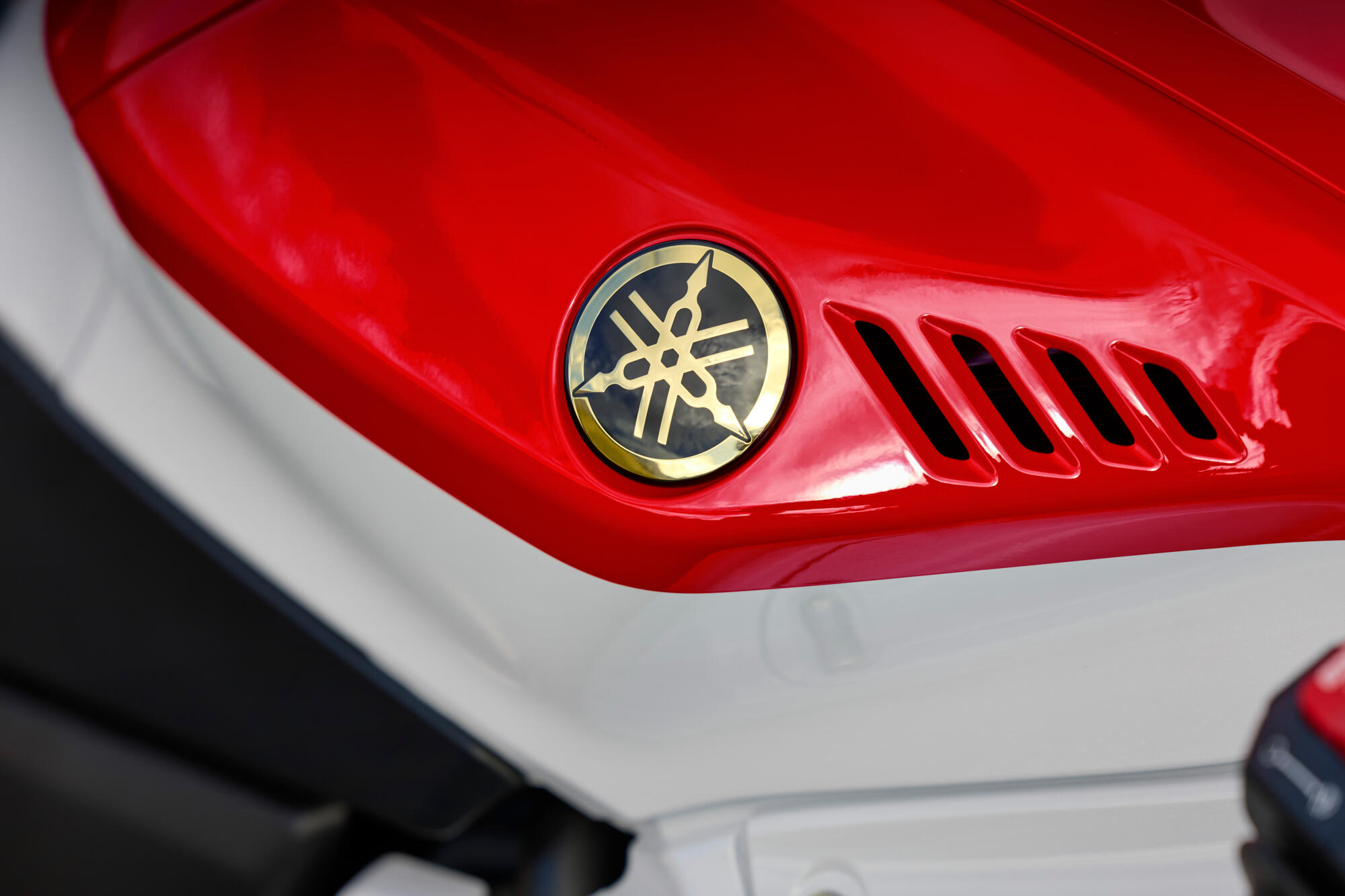 Кольори гонок Yamaha до 70-річчя