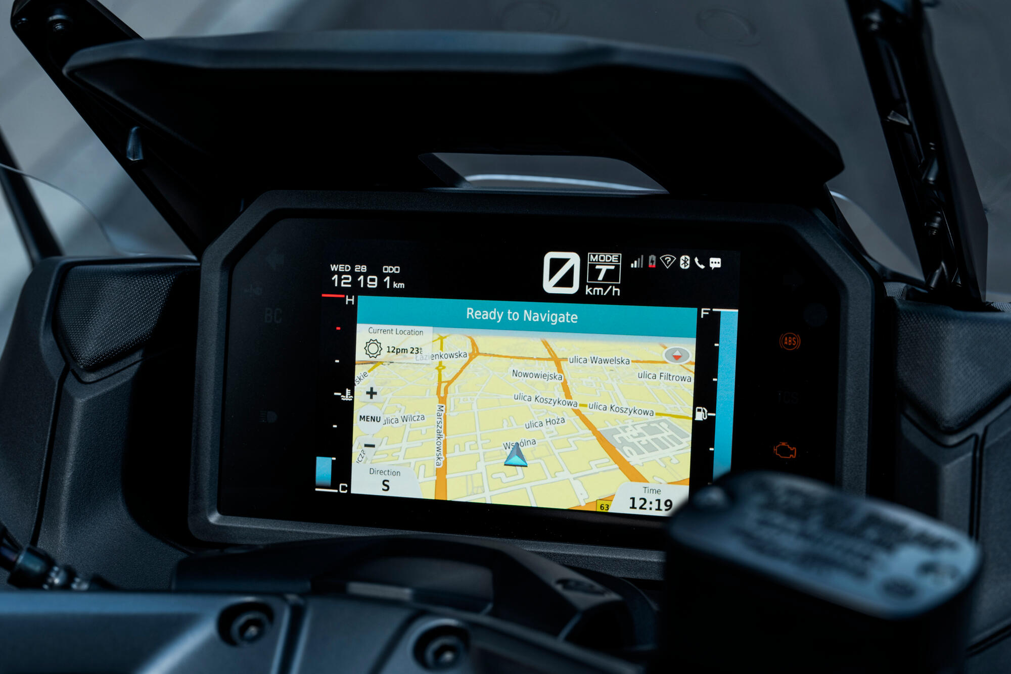 7-дюймовий TFT-екран з навігацією Garmin